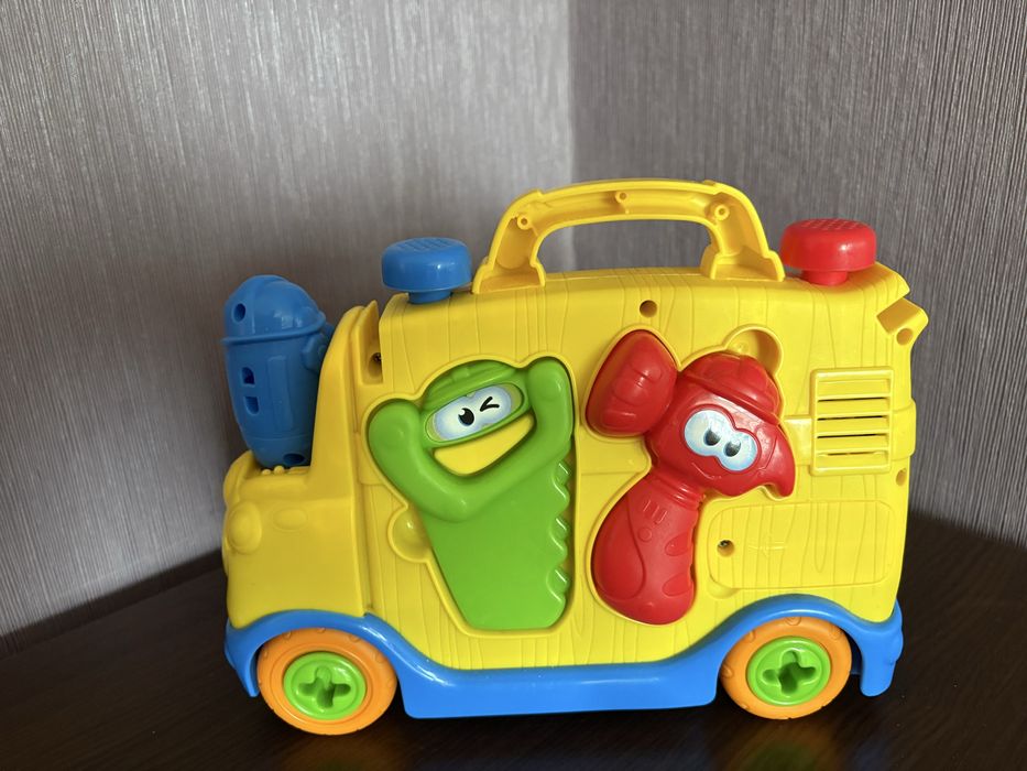 Разпродажба на детски играчки