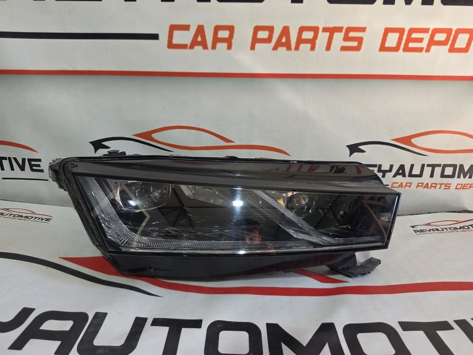Far dreapta crystal led Skoda Octavia 4 2020 cod 5E4941016A