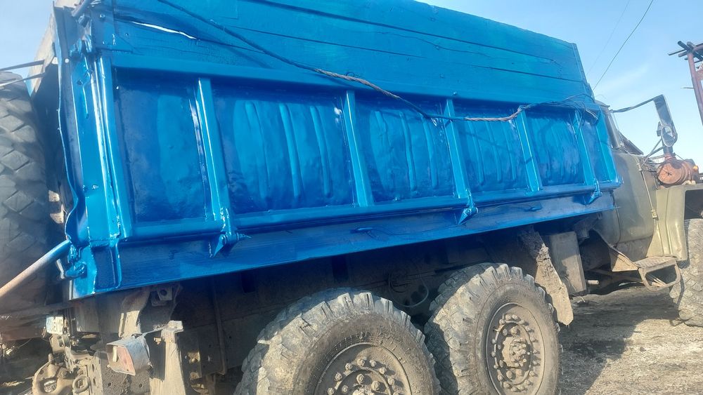 Продам зил 131 с двигателем ямз 236