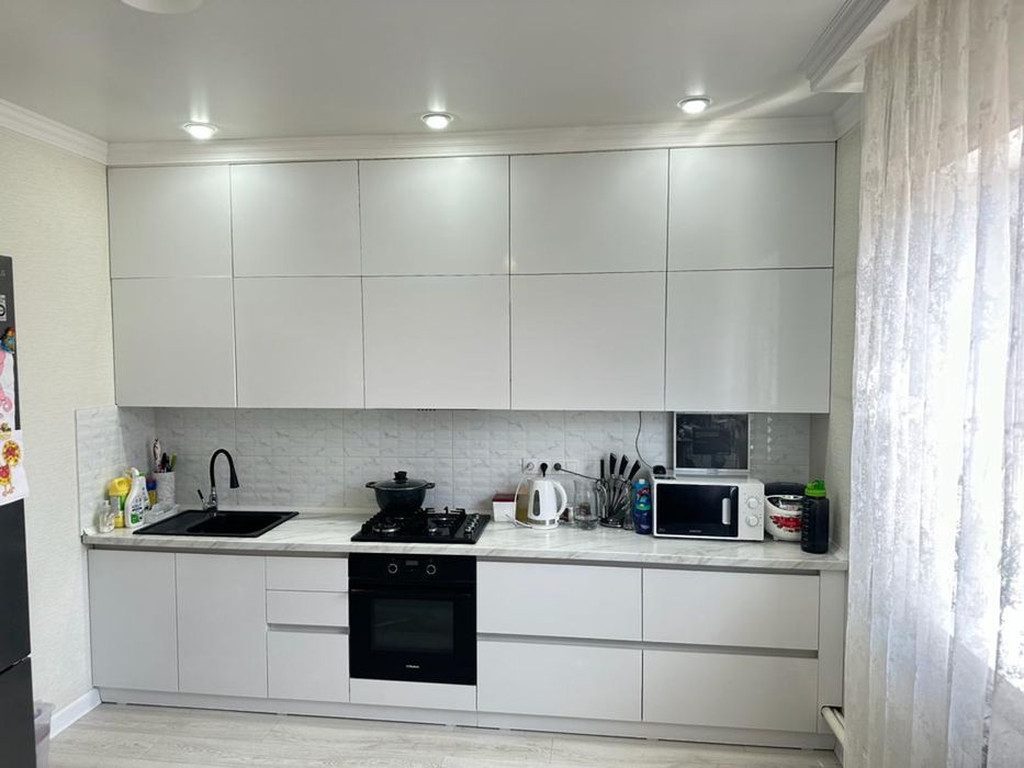 Дом в центре район 3 школы !