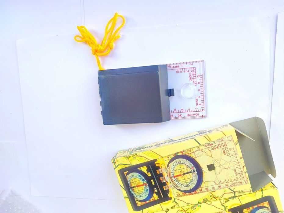 Компас - бусола за ориентиране  с огледало по азимут.