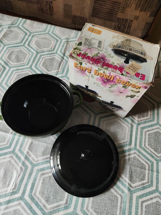 Посуда в коробках.