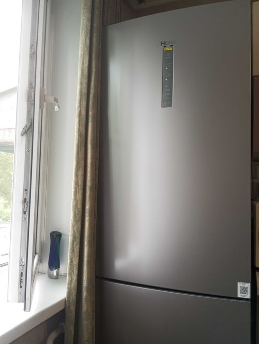 продам новый холодильник Haier