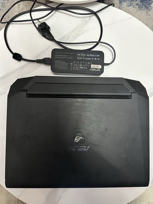 Laptop gaiming Asus Rog,intel core i7, display de 17,3 inch,ram 24gb