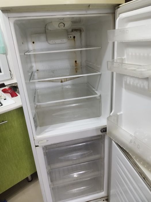 Продам Холодильник lg