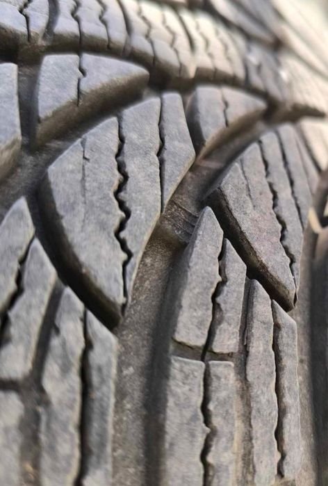 Джанти за Мерцедес с оригинални тасове и зимни гуми 205/55/16