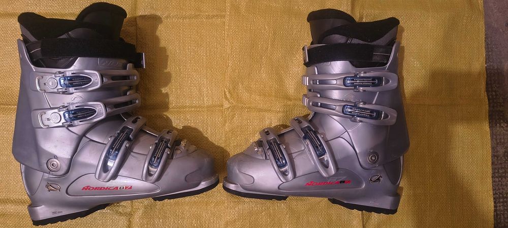 Clăpari Nordica B7