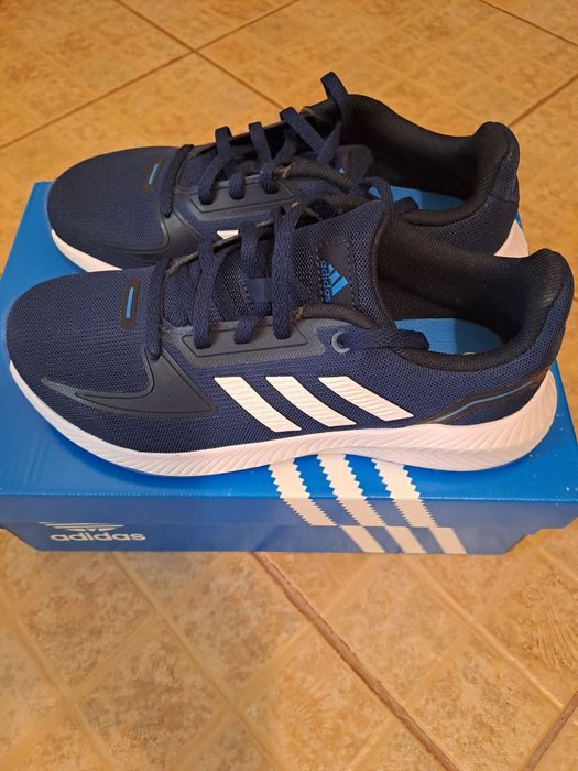 Pantofi sport  adidasi