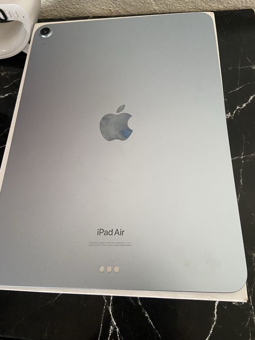 Ipad air 11 dyum m2 sotiladi yangi turibti