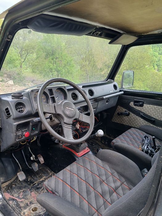 Vând suzuki Samurai