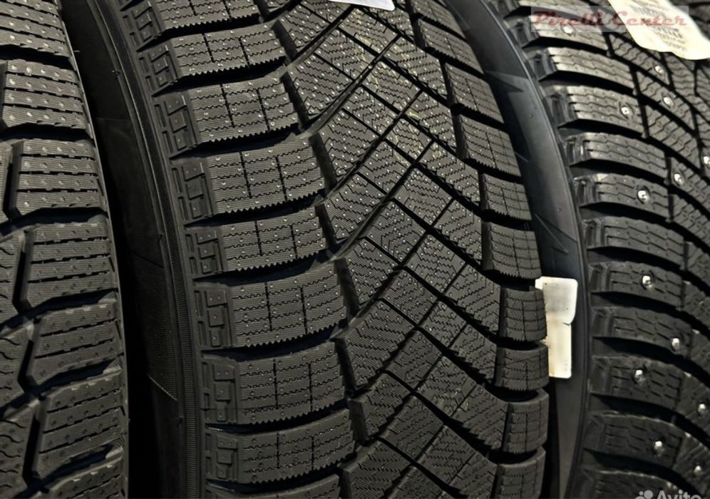 Pirelli Ice Zero 245/45/19. Зимние шины.