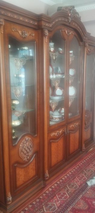 Mebel stenka  rangi jigarrang