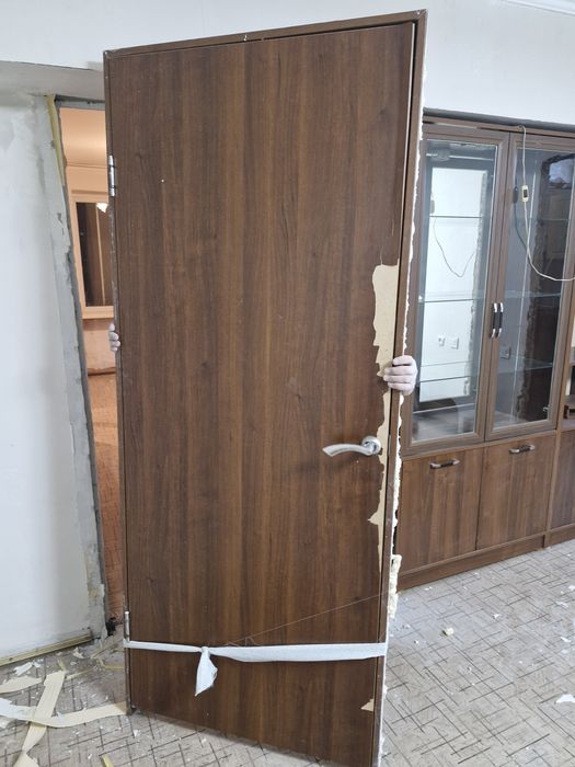 Срочно продам двери