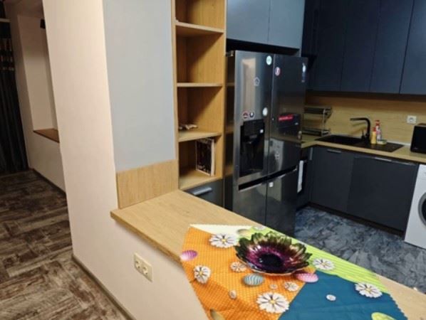 Дава се под наем Тристаен апартамент в София, Витоша - 115 кв.м за 918 € - Снимка #1