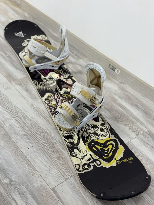 Продам сноуборд и крепления Burton