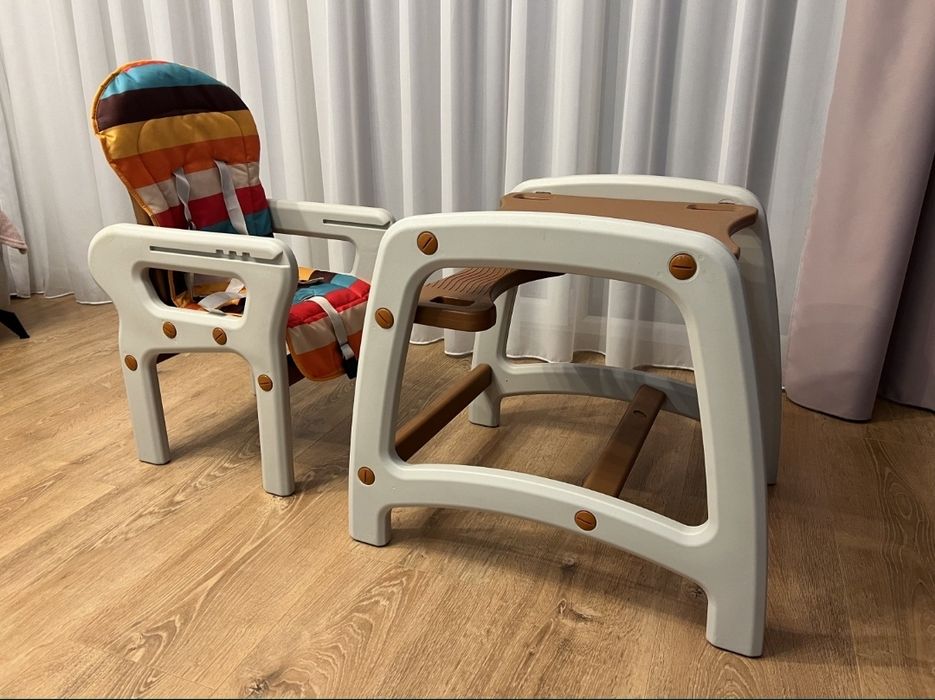 Scaun de masa pentru bebe juju