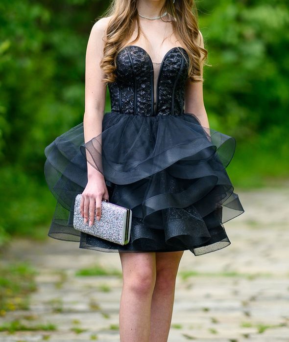 Къса бална рокля