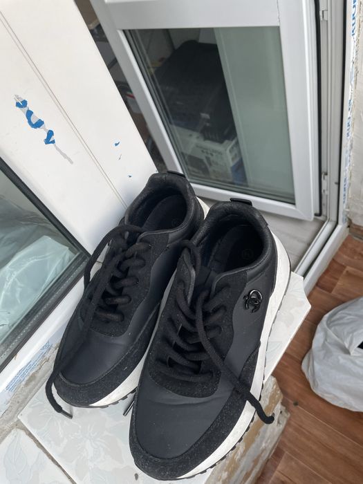 Кроссовки черные