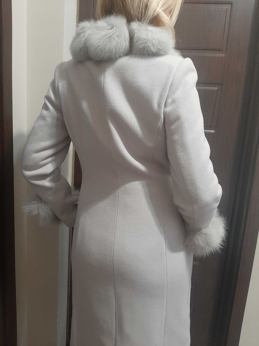 палто с козина от арктическа лисица