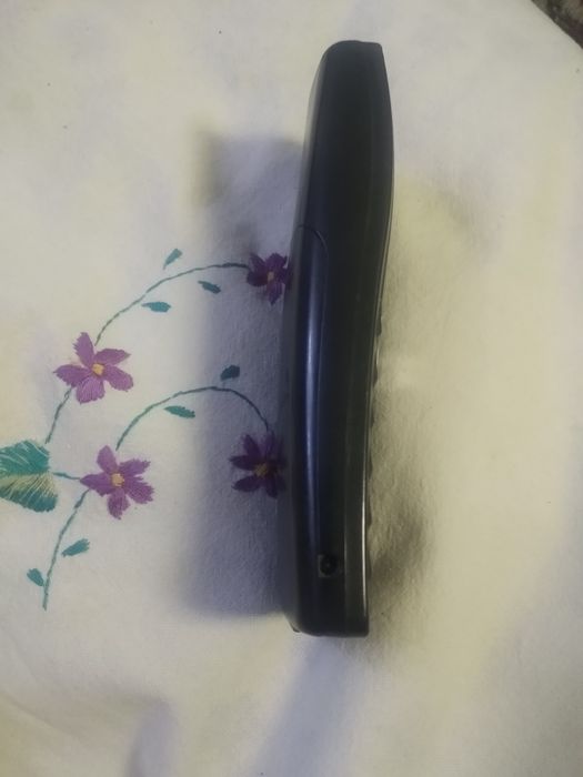 Сотовый телефон кнопочный.