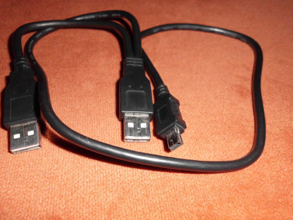Cablu  cu un USB mic pe un capat si cu 2 USB – uri pe celalalt