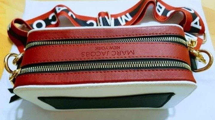 Geanta damă M Jacobs/model crossbody, saculet, etichetă