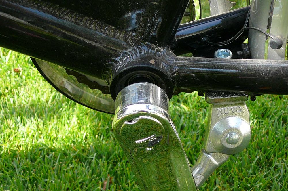 Vând bicicletă city bike Kellys Twist, cadru din aluminiu, roți 26”, echipare completa de fabrica, păstrată în interior.