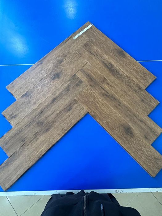 Ламинат под Елочку 33 класса - оптом в Астане