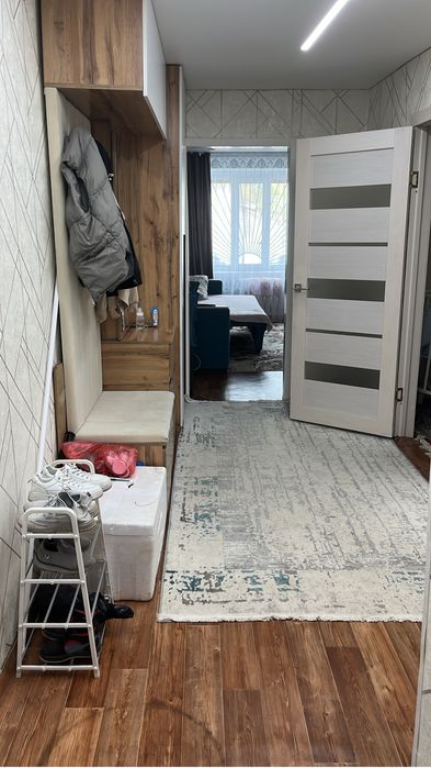 Срочно продам 2 х ком квартиру