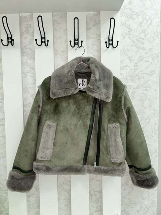 Продам верхнюю одежду весна