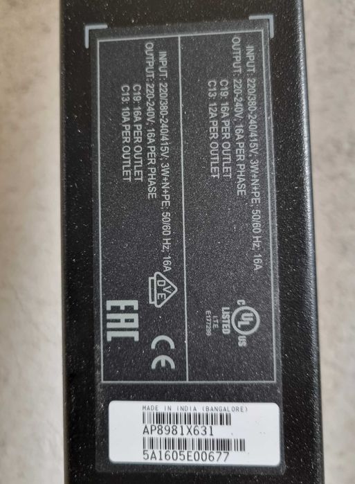 APC Трифазен Rack PDU, 11 kW, 16A, 230V, 21x C13 и 3x C19, Управляем