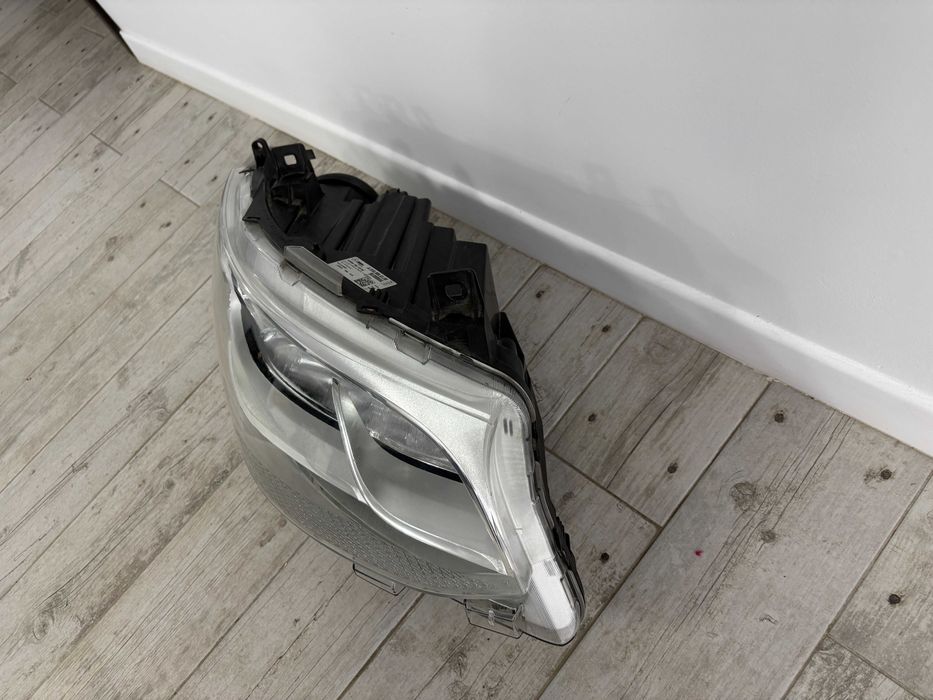 Far dreapta Mercedes Sprinter dupa 2018 cod A9109060100 ORIGINAL