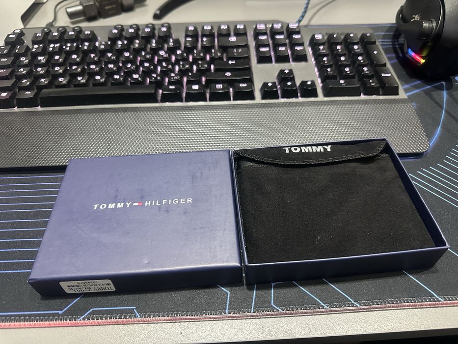 Продам портмоне Tommy Hilfiger