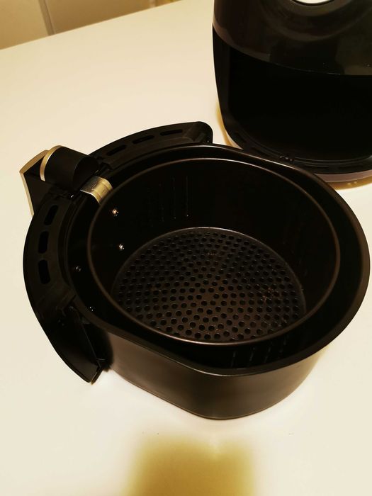 Friteuza cu aer cald