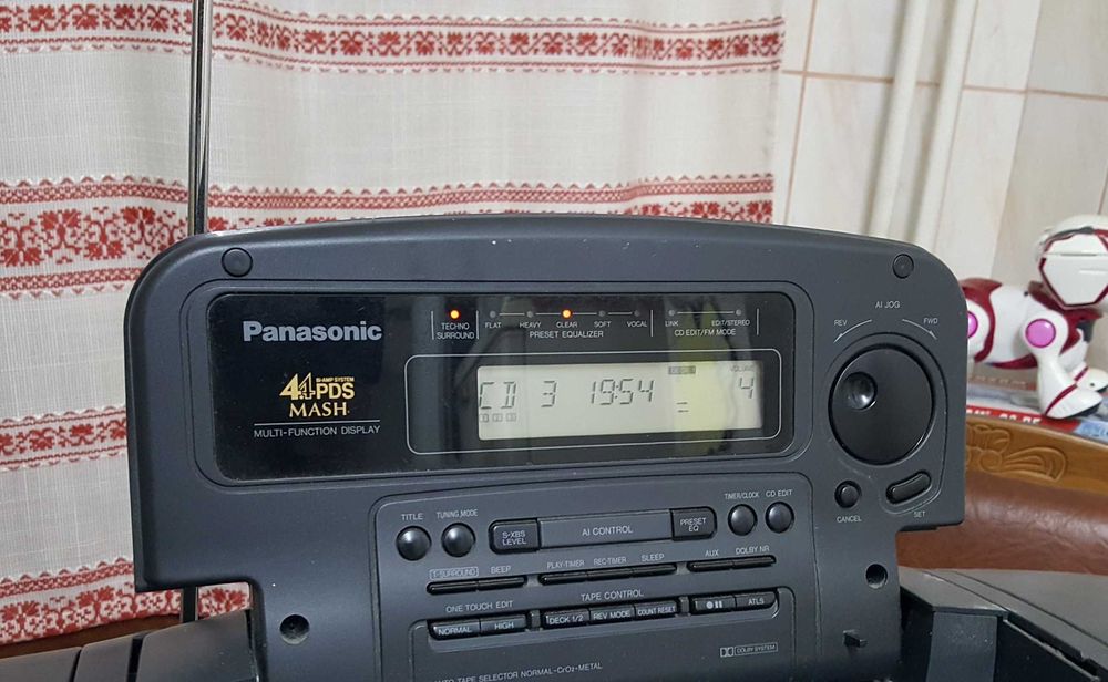 Portable Radio Stereo CD System 4.4 AMP Panasonic RX-DT707 MASH