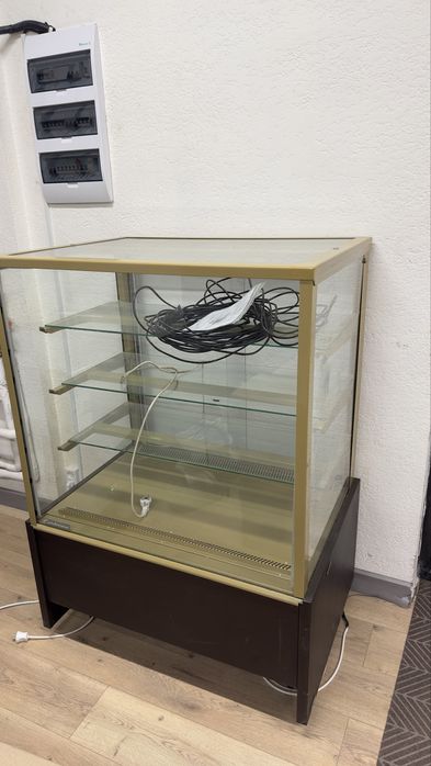 Витрина холодильник