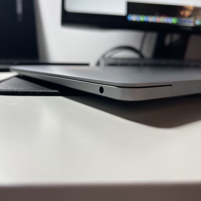 Apple MacBook Air 13” M1 (8GB RAM / 256GB SSD) Cluj-Napoca • OLX.ro