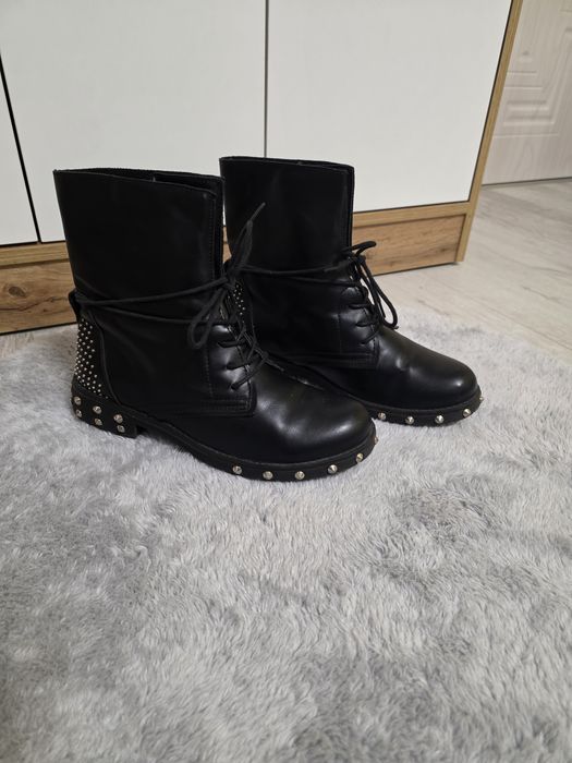 Дамски ежедневни боти