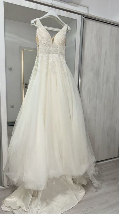 Булчинска рокля от коприна - стилна и много удобна