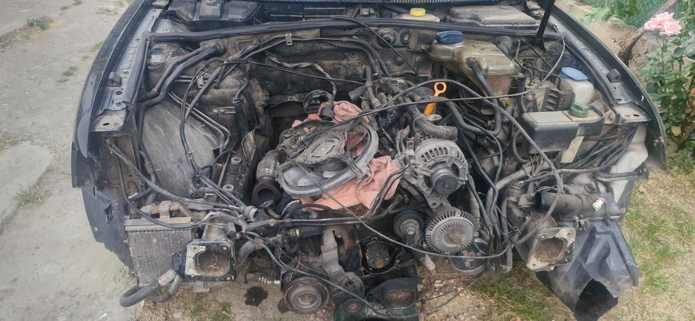 Passat B5 pentru piese.