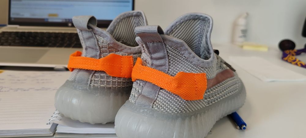 Vand yeezy 350 v2