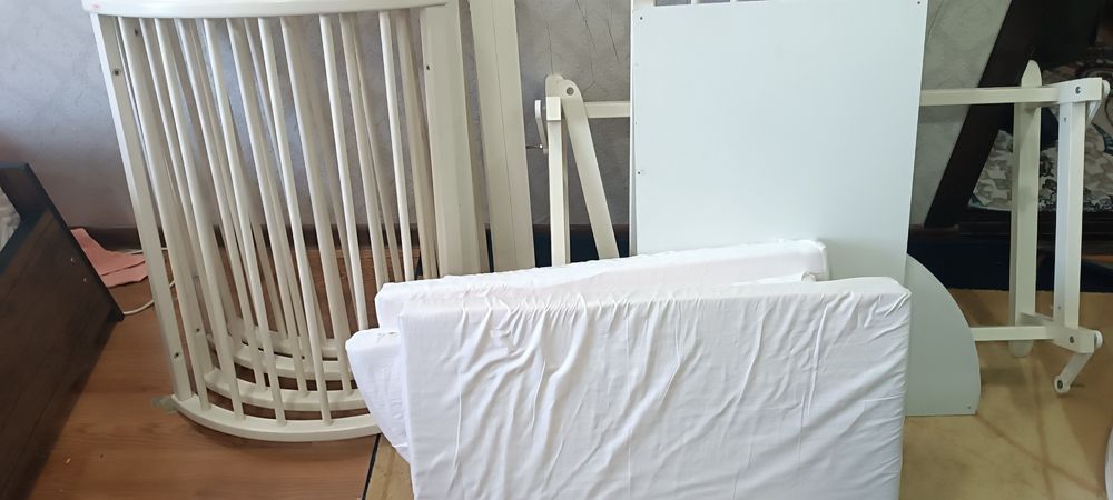 Детский кровать-трансформер.