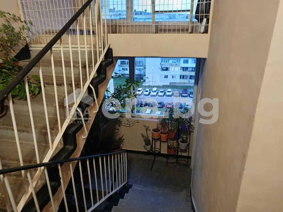 Тристаен, среден апартамент в кв. Кайсиева градина