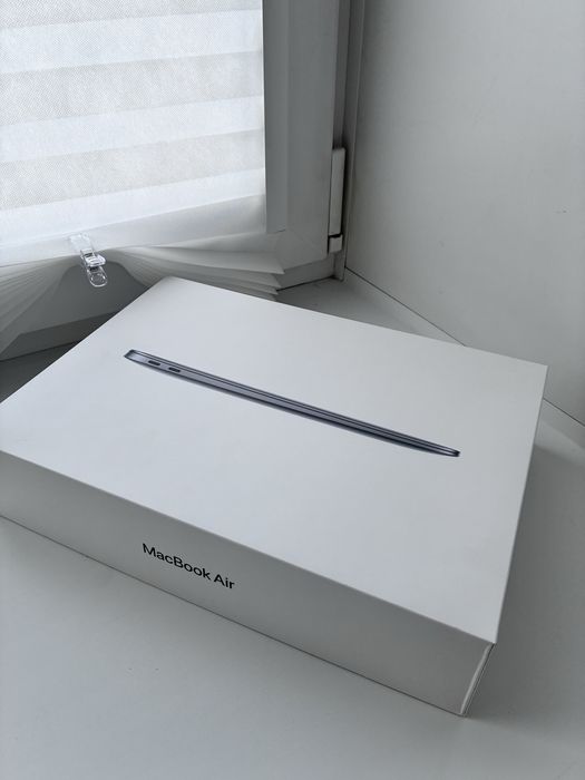 MacBook Air M1 8/256 GB