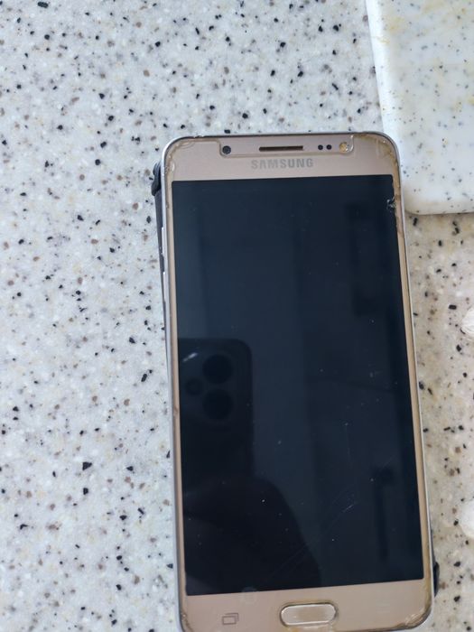 Продаётся Samsung J5 2016