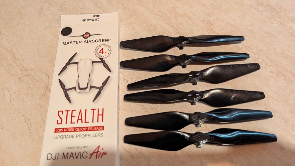 DJI Mavic Air Fly More Combo + DJI Goggles