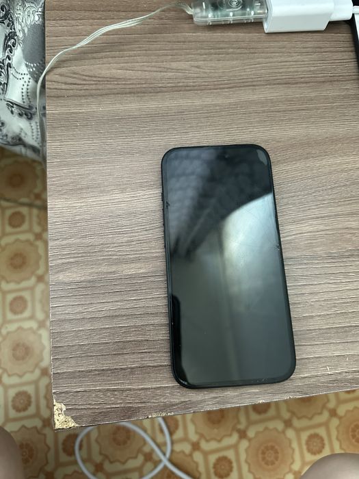 Продаю айфон 15 128 гб