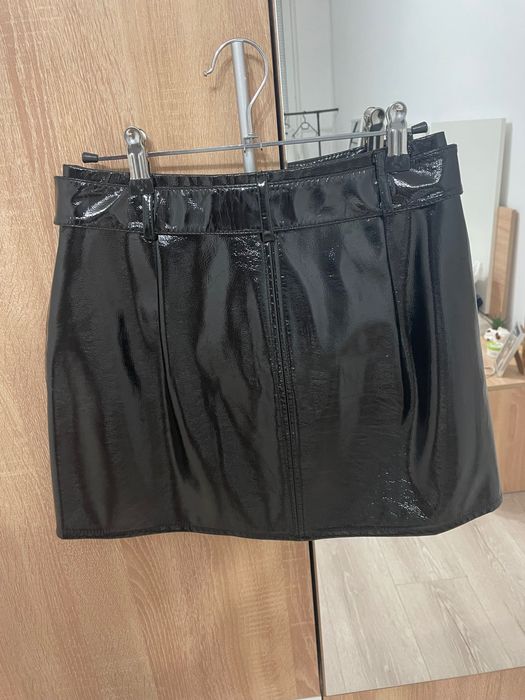 Нови къси черни поли