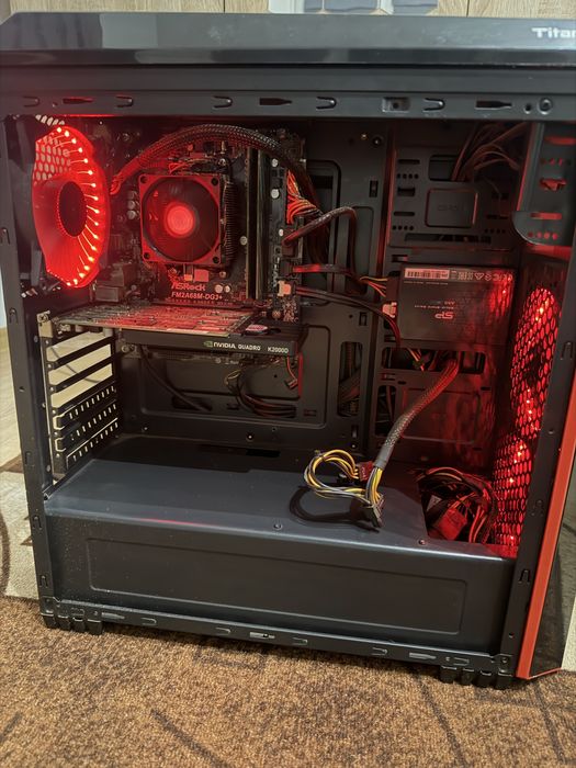 Genesis Titan 700 компютър