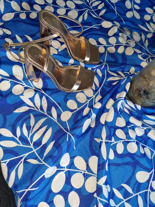 Sandale elegante auri